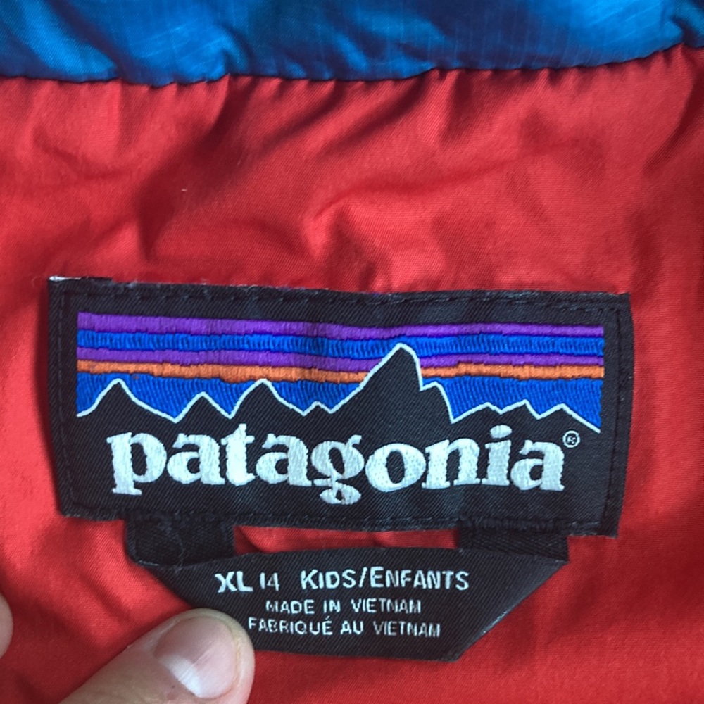 Kid’s Patagonia Nano Puff Jacket - Picture 3 of 5